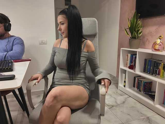 Valeriaxoxo's BongaCams show and profile