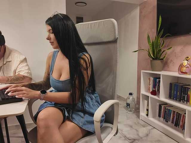 Valeriaxoxo live cam on BongaCams