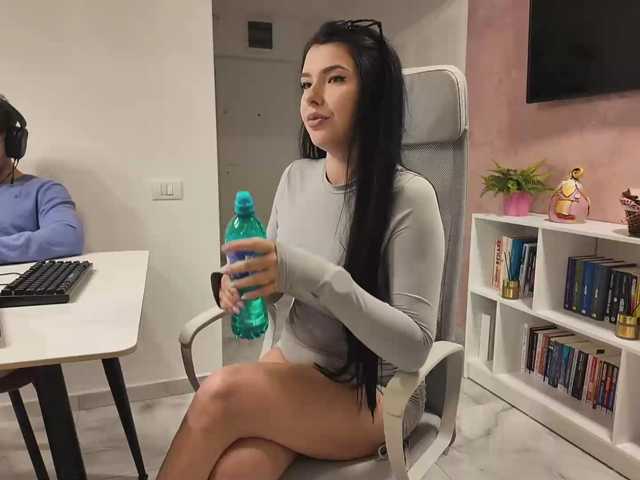Valeriaxoxo live cam on BongaCams