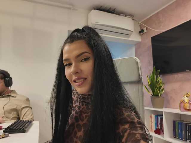 Valeriaxoxo's BongaCams show and profile