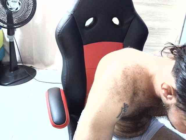 andrew1520 Sex Cam Show