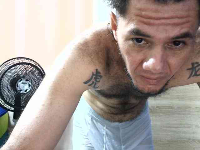 andrew1520 Sex Cam Show