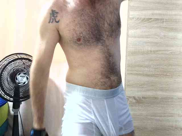andrew1520 Sex Cam Show