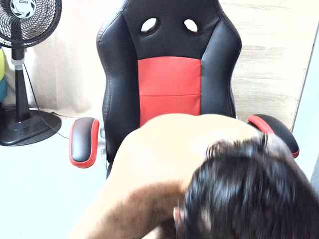 andrew1520 Sex Cam Show