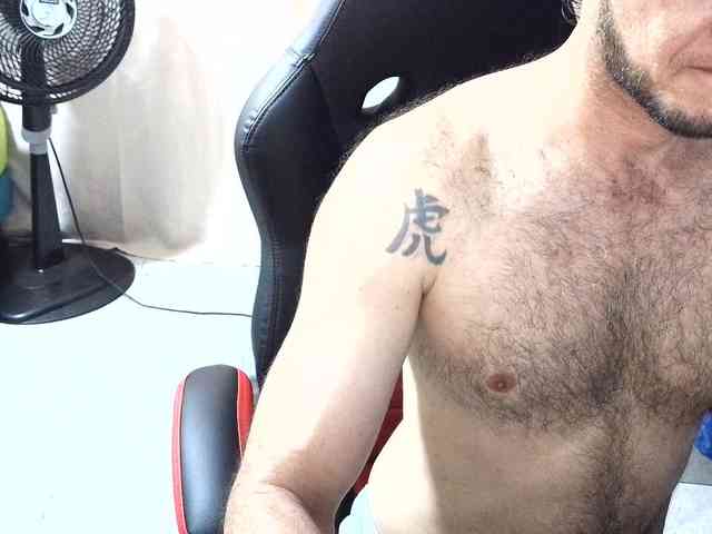 andrew1520 Sex Cam Show