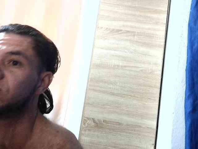 andrew1520 Sex Cam Show