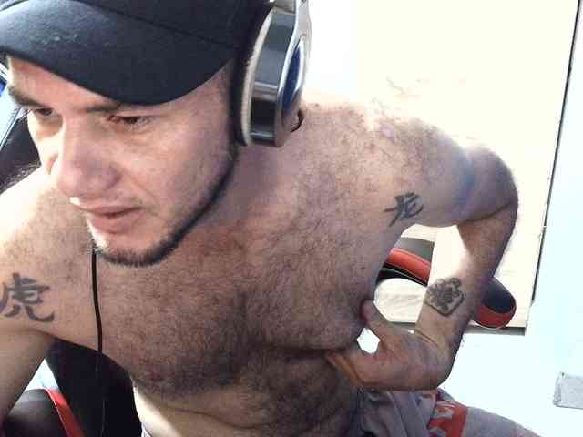 andrew1520 Sex Cam Show