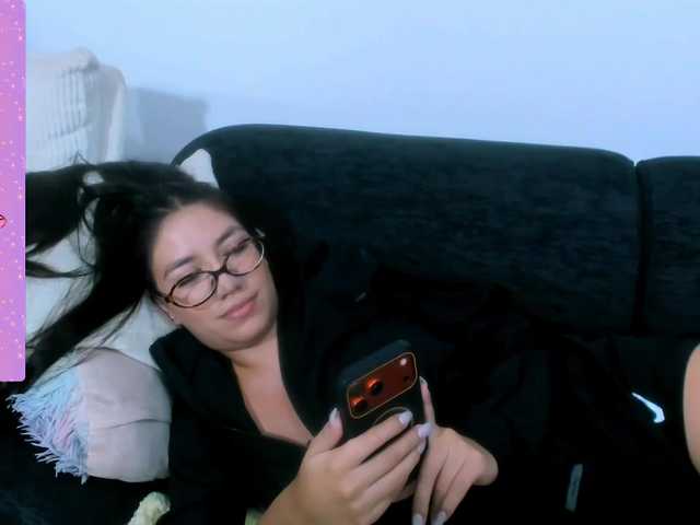 EllaDavs live webcam show