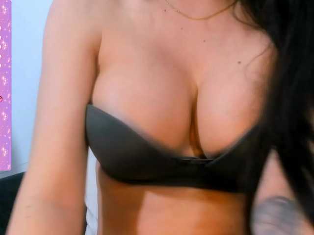 EllaDavs live cam on BongaCams