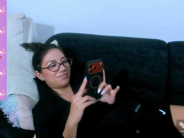 EllaDavs live webcam show
