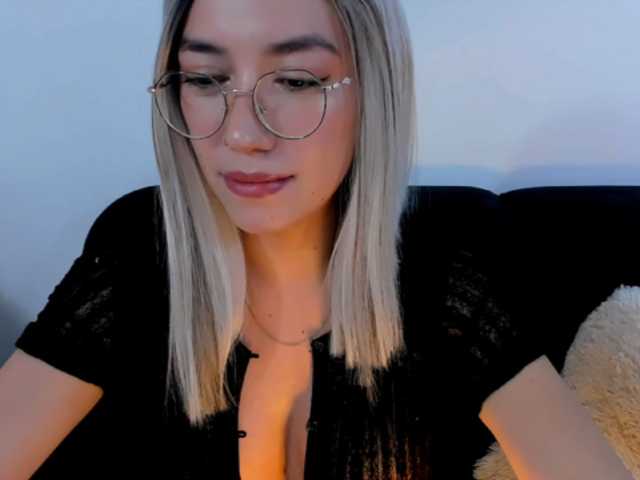 EllaDavs live cam on BongaCams