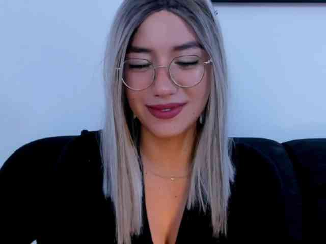 EllaDavs EllaDavs