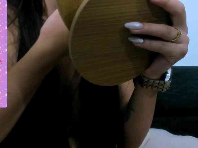 EllaDavs webcam