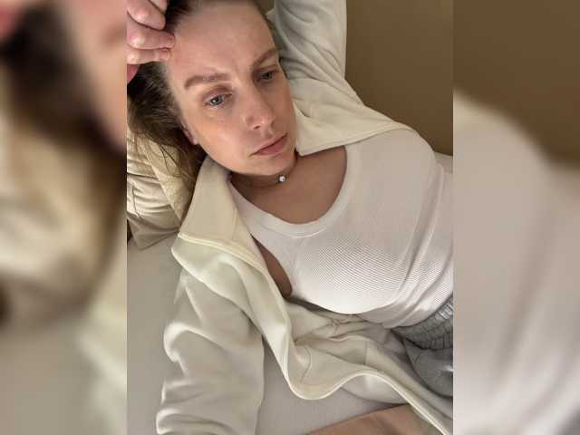 Incredible123 live cam on BongaCams