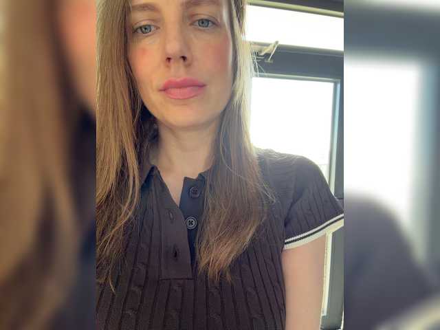 Incredible123 live cam on BongaCams