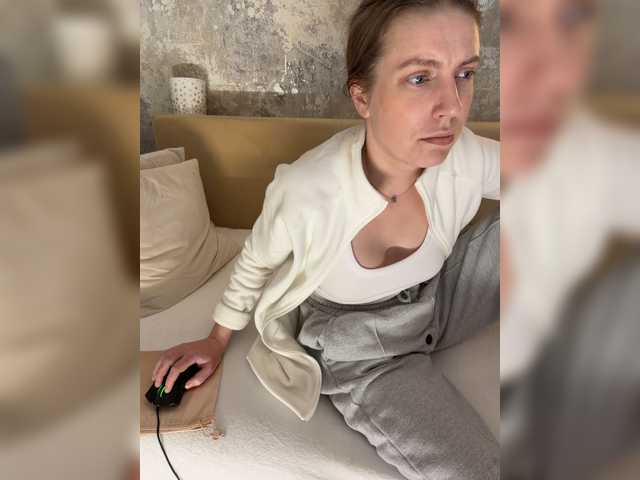 Incredible123 live cam on BongaCams