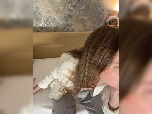 Incredible123 live cam on BongaCams