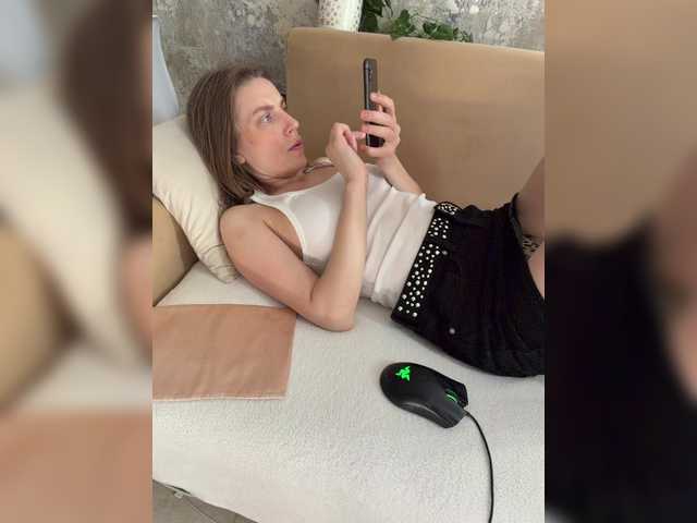 Incredible123 live cam on BongaCams