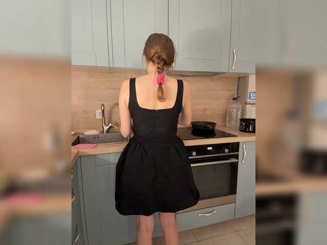 Incredible123 live cam on BongaCams