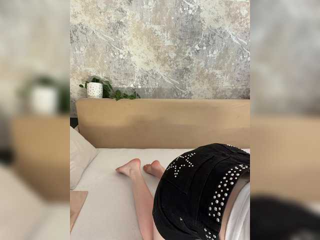 Incredible123 live cam on BongaCams