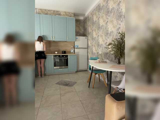 Incredible123 live cam