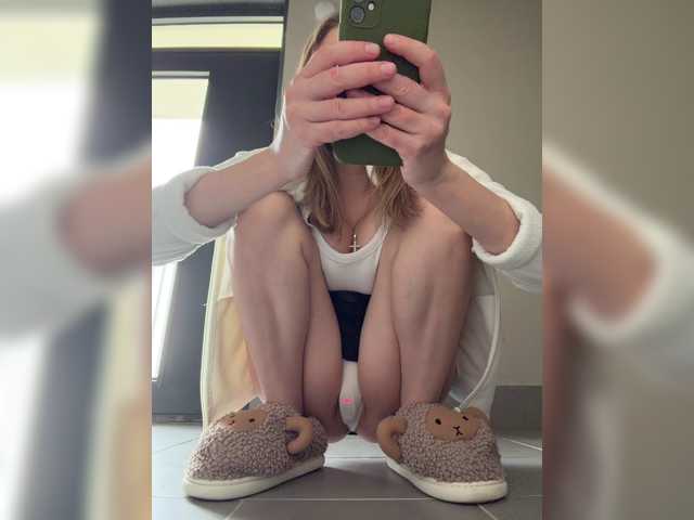 Incredible123, live now on BongaCams