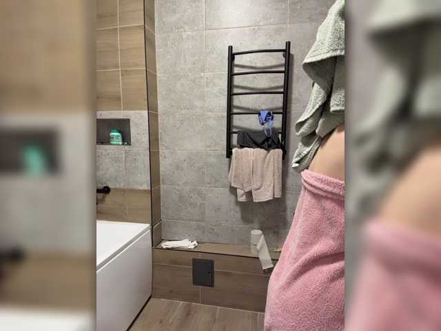Incredible123, live now on BongaCams