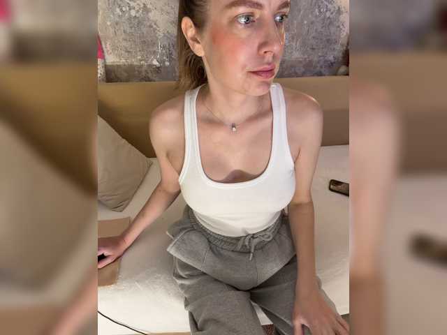 Incredible123 live cam on BongaCams