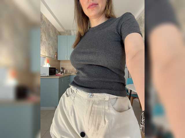 Incredible123 live cam on BongaCams