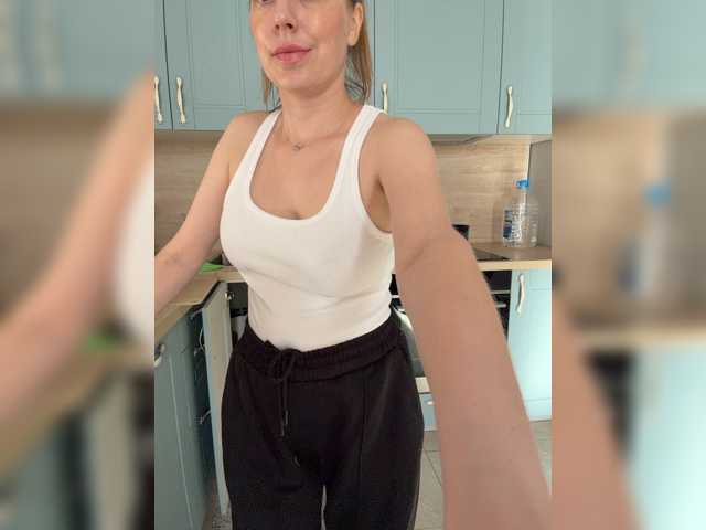 Incredible123 live cam on BongaCams