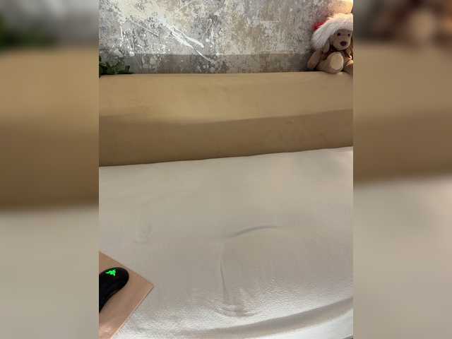 Incredible123 live cam on BongaCams