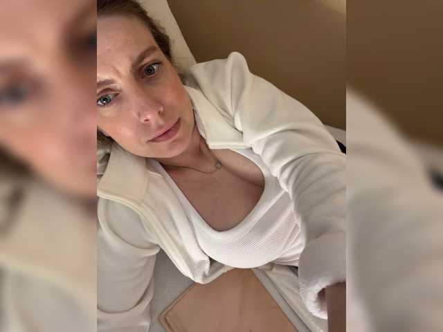 Incredible123 live cam on BongaCams
