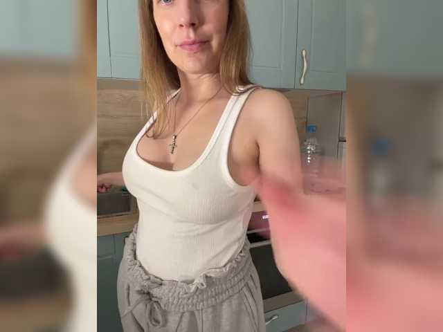 Incredible123 live cam on BongaCams
