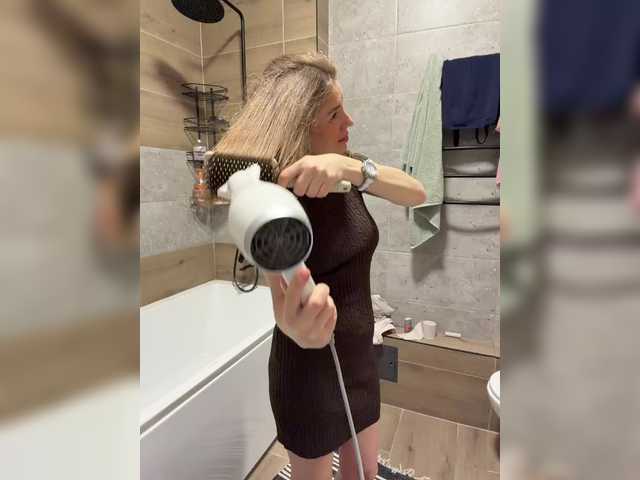 Incredible123 live cam on BongaCams