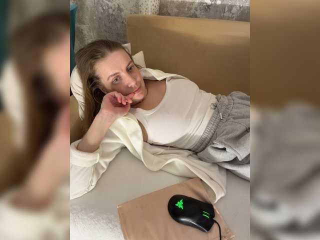 Incredible123 live cam on BongaCams