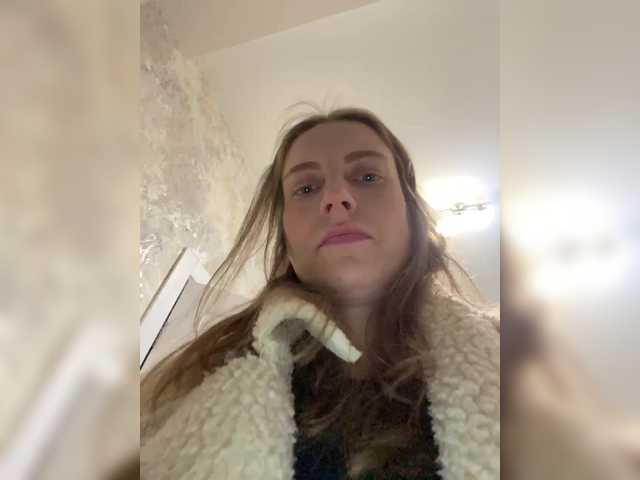 Incredible123 live cam