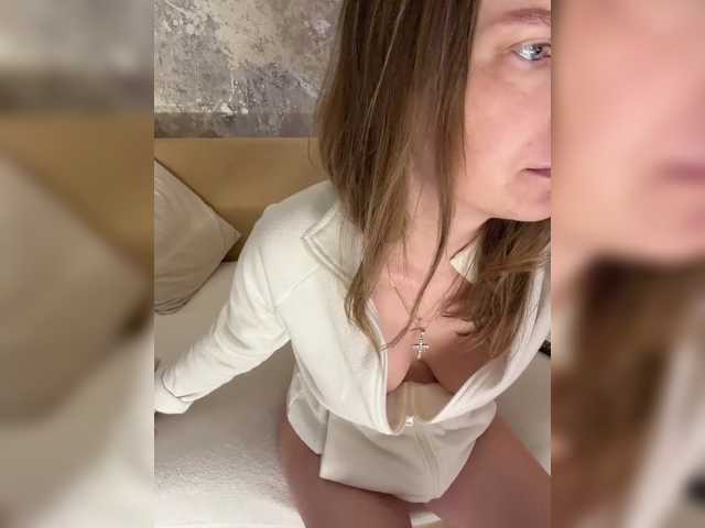 Incredible123 live cam on BongaCams