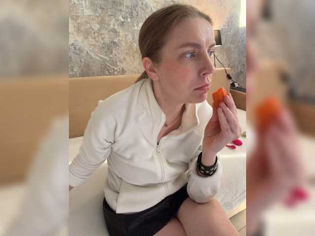Incredible123 live cam on BongaCams