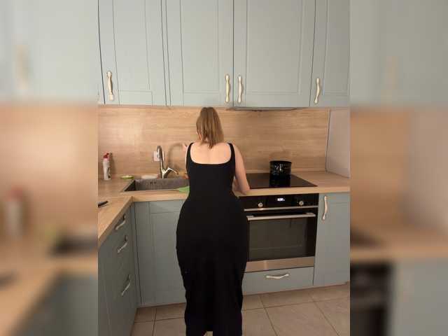 Incredible123 live cam on BongaCams