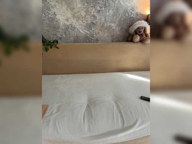 Incredible123 live cam on BongaCams