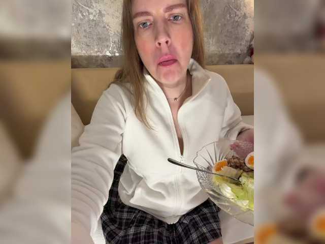 Incredible123 live cam on BongaCams