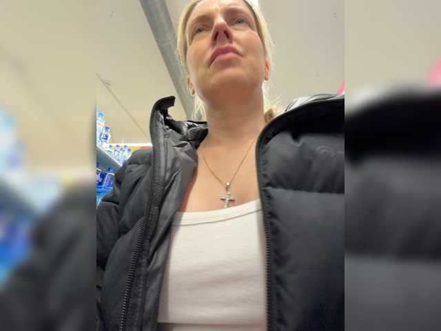 Incredible123, live now on BongaCams
