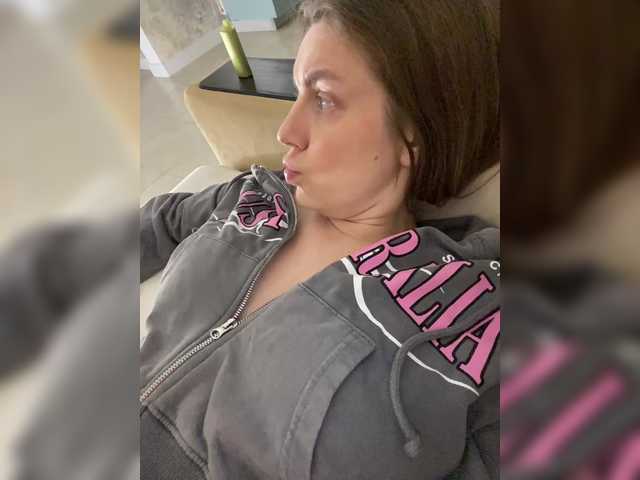 Incredible123's BongaCams show and profile