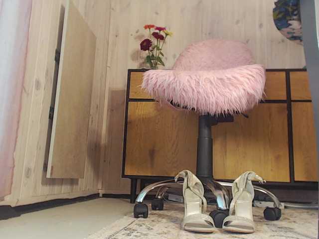 NorrraNorrr live webcam show