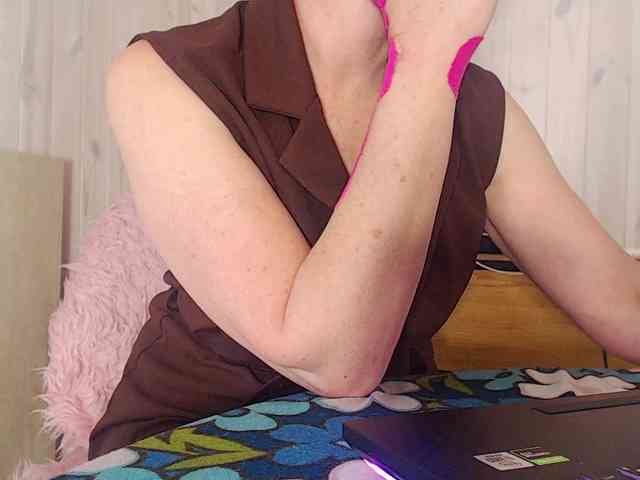Kirsten888 webcam