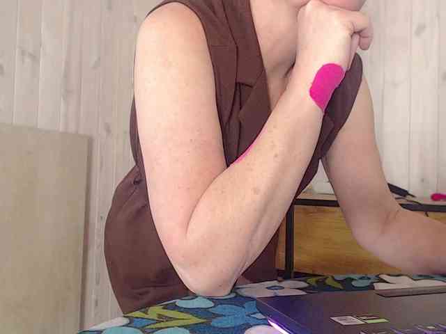 Kirsten888 webcam