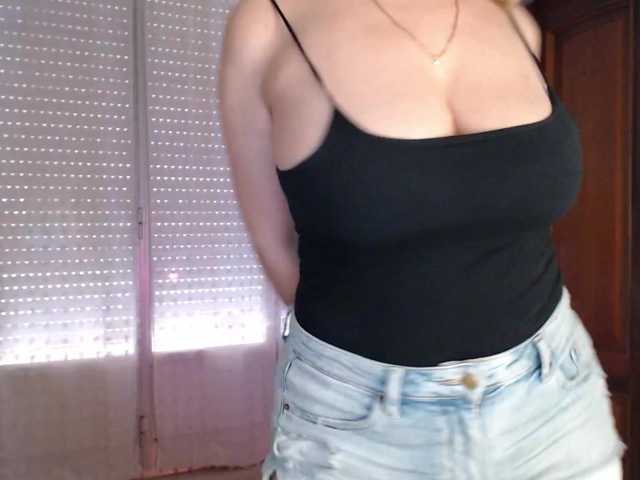 Alina-Lovely live cam on BongaCams