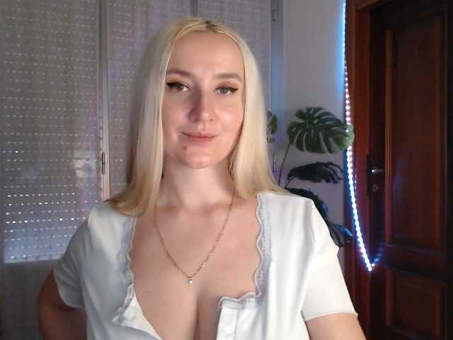 Alina-Lovely live cam on BongaCams