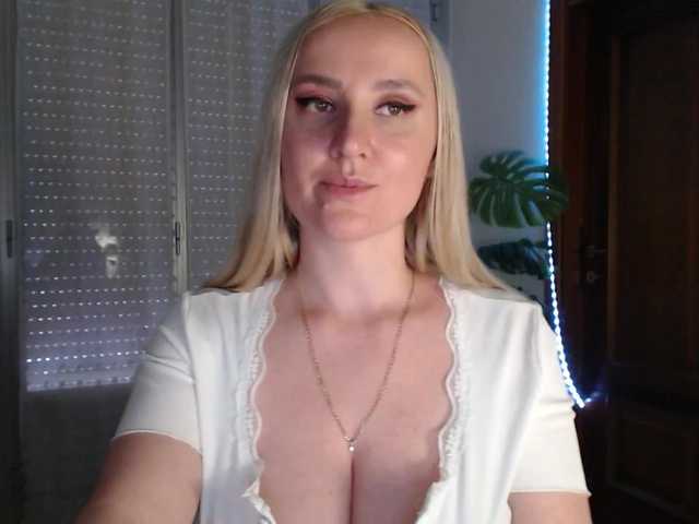 Alina-Lovely's BongaCams show and profile