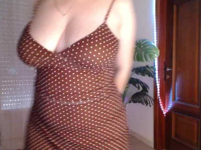 Alina-Lovely live cam on BongaCams